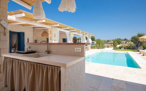 Trulli Valle D'Itria - Martina Franca: Mueble, Piscina, Recurso, Sombra, Silla, Estructura Al Aire Libre, Mueble Para Exteriores, Loseta, Diseño, Villa