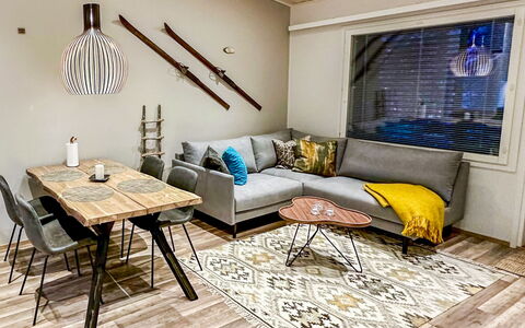 Pikkuhippu: Mueble, Mueble Para Exteriores, Silla, Sombra, Pabellón, Mesa Al Aire Libre, Estructura Al Aire Libre, Patio, Toldo, Cocina Y Comedor Mesa