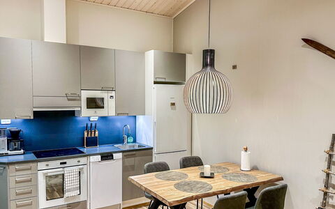 Pikkuhippu: Mueble, Mueble Para Exteriores, Silla, Sombra, Pabellón, Mesa Al Aire Libre, Estructura Al Aire Libre, Patio, Toldo, Cocina Y Comedor Mesa