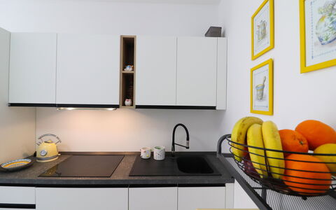 Casa Kalès Otranto – Holiday Home 4 Guests – Ac, W: Cocina, Mostrador, Aparato De Cocina, Diseño De Interiores, Gabinetes, Electrodoméstico, Mueble, Electrodoméstico, Encendiendo, Piso