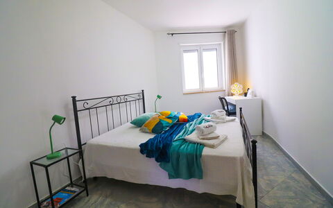 Casa Kalès Otranto – Holiday Home 4 Guests – Ac, W: Cama, Mueble, Habitación, Lecho, Sábana, Suelo, Piso, Linos, Diseño De Interiores, Habitación