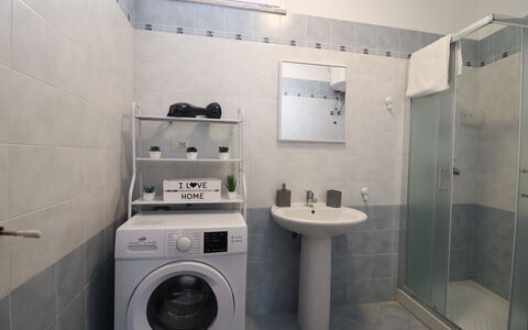 Casa Kalès Otranto – Holiday Home 4 Guests – Ac, W: Baño, Arreglo De Tubería, Diseño De Interiores, Piso, Lavabo, Lavabo Del Baño, Suelo, Baño, Grifo, Plomería