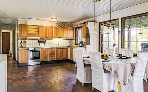 Villshärad: Madera, Techo, Diseño De Interiores, Mueble, Casa, Piso, Suelo, Cocina, Habitación, Puerta