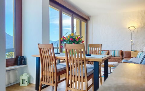 Apt. Tana dei Leoni: Mueble, Diseño De Interiores, Piso, Madera, Techo, Habitación, Suelo, Silla, Mesa, Comedor