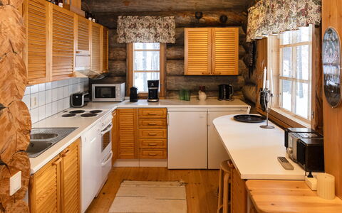 Janttara: Madera, Cocina, Mostrador, Diseño De Interiores, Piso, Mueble, Lavabo, Techo, Manchas De Madera, Suelo