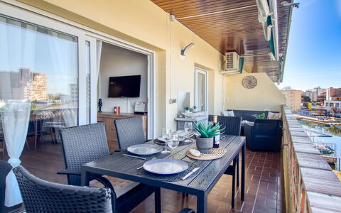 Puerto Simona: Mueble, Piso, Departamento, Suelo, Diseño De Interiores, Casa, Balcón, Suelos De Madera, Silla, Madera Dura