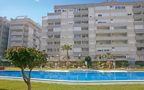 Agua Viva: Planta, Cielo, Edificio, Ventana, Tiempo De Día, Propiedad, Agua, Azur, Árbol, Bloque De Pisos