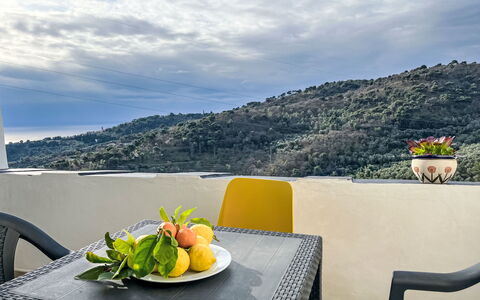 Cà Ninin de Bernà: Mueble, Mueble Para Exteriores, Mesa, Silla, Mesa Al Aire Libre, Jardín, Cocina Y Comedor Mesa, Patio, Restaurante, Maceta