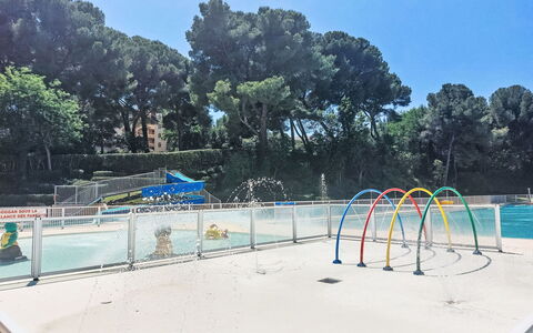 Alisier: Piscina, Material Compuesto, Recreación, Ocio, Recurso, Cerca, Centro De Ocio, Parque, Ciudad De Vacaciones