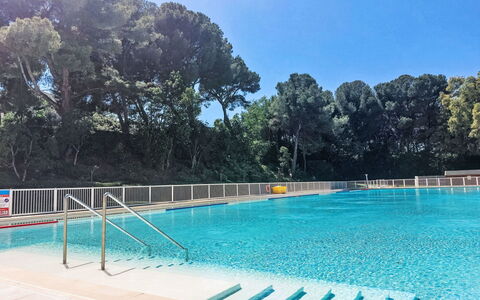 Alisier: Piscina, Árbol, Recurso, Material Compuesto, Thermae, Ocio, Sombra, Ciudad De Vacaciones, Cerca