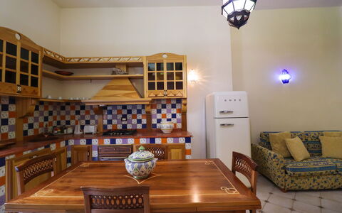 Cariddi Dimora Otranto: Cocina, Diseño De Interiores, Piso, Madera, Suelo, Mueble, Mostrador, Techo, Gabinetes, Aparato De Cocina