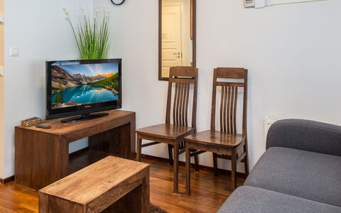 Point Vale 2 As 2: Mueble, Diseño De Interiores, Piso, Madera, Suelo, Habitación, Suelos De Madera, Marco, Encendiendo, Televisión
