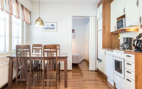 Point Vale 2 As 2: Mueble, Diseño De Interiores, Piso, Suelo, Suelos De Madera, Madera, Techo, Habitación, Suelo Laminado, Mesa