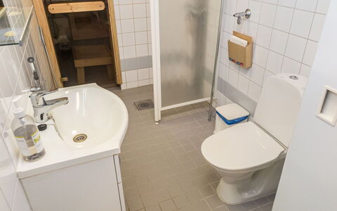 Point Vale 2 As 2: Asiento Del Baño, Baño, Arreglo De Tubería, Baño, Lavabo Del Baño, Lavabo, Suelo, Piso, Grifo, Diseño De Interiores