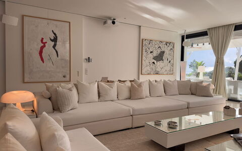 Villa the Marvel: Mueble, Diseño De Interiores, Sofá, Piso, Suelo, Sala, Departamento, Casa, Mesa, Techo