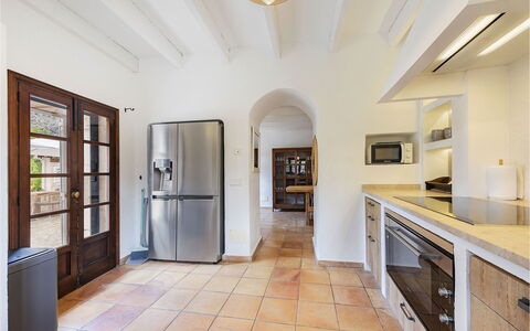 Can Cabana: Diseño De Interiores, Piso, Suelo, Mostrador, Mueble, Techo, Cocina, Madera, Gabinetes, Casa