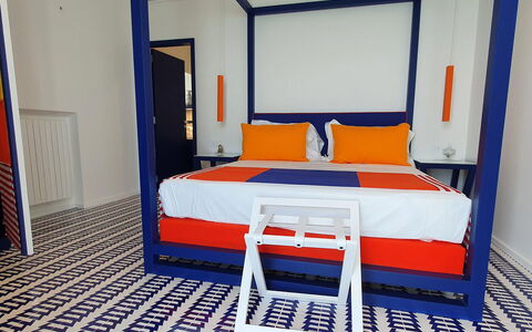 Casa Blue Dream: Diseño De Interiores, Mueble, Silla, Habitación, Cama, Lecho, Hotel