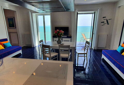 Casa Blue Dream: Mueble, Suelo, Mar, Silla, Oceano, Mesa De Café, Recurso, Hotel, Mueble Para Exteriores