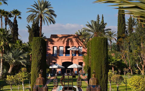 Villa the Garden: Árbol, Arbusto, Jardín, Inmuebles, Paisajismo, Hacienda, Mansión, Villa
