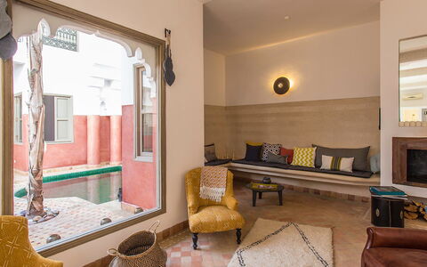Riad Special: Pared, Piso, Suelo, Diseño De Interiores, Casa, Techo, Habitación, Manchas De Madera, Sala