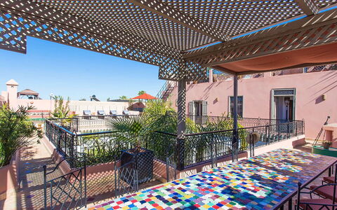 Riad Special: Balcón, Silla, Diseño, Eco Hotel, Mueble Para Exteriores, Patio, Planta De Casa, Estructura Al Aire Libre