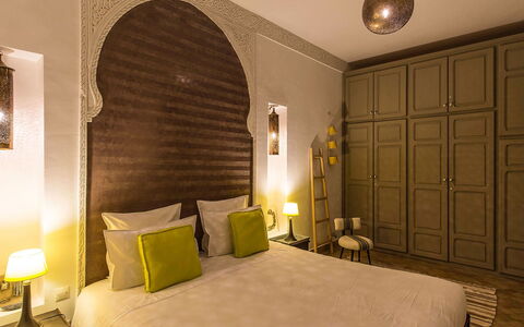 Riad Special: Diseño De Interiores, Piso, Suelo, Mueble, Habitación, Encendiendo, Cama, Sábana, Habitación, Lecho