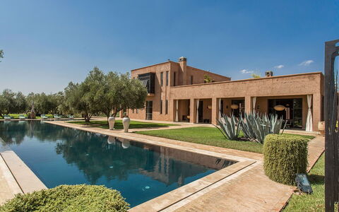 Villa Portraits: Inmuebles, Mansión, Paisajismo, Villa, Hacienda, Piscina, Casa De Campo, Residencia Oficial