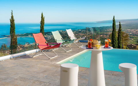 Villa Shelly: Mueble, Mueble Para Exteriores, Silla, Recurso, Sombra, Eco Hotel, Piscina, Ciudad De Vacaciones, Mesa De Café