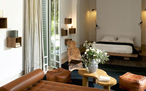 Villa Susan: Mueble, Diseño De Interiores, Pared, Madera, Piso, Suelo, Casa, Encendiendo, Habitación, Sala