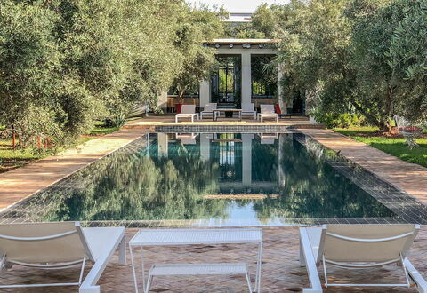 Villa Susan: Piscina, Inmuebles, Jardín, Recurso, Reflexión, Sombra, Silla, Mueble Para Exteriores, Piscina De Reflejo, Paisajismo
