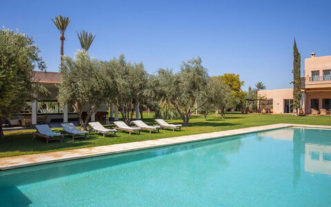 Villa Elio: Piscina, Recurso, Inmuebles, Thermae, Jardín, Hacienda, Sombra, Mueble Para Exteriores, Paisajismo, Eco Hotel