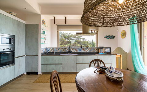Casa Gentile: Mueble, Diseño De Interiores, Piso, Madera, Suelo, Cocina, Techo, Lámpara, Casa, Habitación
