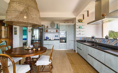 Casa Gentile: Mueble, Diseño De Interiores, Cocina, Piso, Suelo, Madera, Mostrador, Techo, Casa, Gabinetes