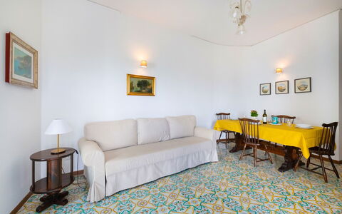 Casa Iago: Piso, Suelo, Diseño De Interiores, Mueble, Habitación, Techo, Alfombra, Sala