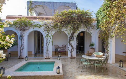 Villa Mauri: Maceta, Piscina, Arco, Inmuebles, Recurso, Patio, Hacienda, Planta De Casa, Sombra, Eco Hotel