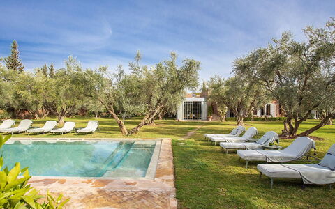 Villa Mauri: Piscina, Recurso, Jardín, Inmuebles, Thermae, Paisajismo, Mueble Para Exteriores, Parque, Patio Interior, Hacienda
