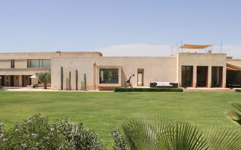 Villa Noria: Casa, Inmuebles, El Terreno Del Lote, Paisajismo, Césped, Jardín, Sombra, Mansión, Hacienda, Villa