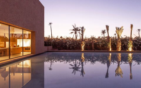 Villa Palmeraie: Arquitectura, Piscina, Material Compuesto, Casa, Recurso, Reflexión, Inmuebles, Eco Hotel, Piscina De Reflejo