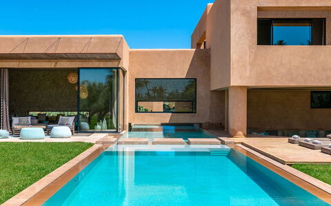 Villa Amrabat: Piscina, Azul, Recurso, Arquitectura, Material Compuesto, Inmuebles, Eco Hotel, Sombra, Villa, Thermae
