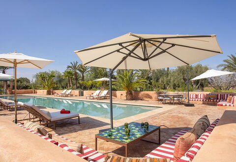 Villa Jamila: Mueble Para Exteriores, Recurso, Sunlounger, Paraguas, Sombra, Diseño, Piscina, Hotel