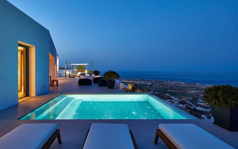 Villa Kenan: Azul, Piscina, Recurso, Eco Hotel, Villa, Hotel, Silla, Sombra, Ático, Mueble Para Exteriores