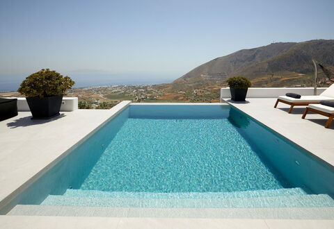 Villa Kenan: Azul, Piscina, Agua, Material Compuesto, Recurso, Ocio, Loseta, Eco Hotel, Fuente De Agua, Material Natural