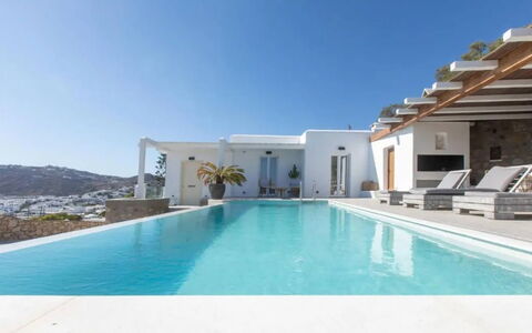 Villa Sonia: Azul, Piscina, Recurso, Villa, Sunlounger, Hotel, Ático, Eco Hotel, Ciudad De Vacaciones, Mueble Para Exteriores