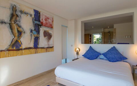 Villa Amador: Mueble, Diseño De Interiores, Cama, Habitación, Piso, Suelo, Pared, Madera, Sábana, Habitación