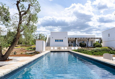 Villa Il Guaceto: Azul, Piscina, Casa, Inmuebles, Sombra, Fuente De Agua, Recurso, Paisajismo, Villa, Diseño