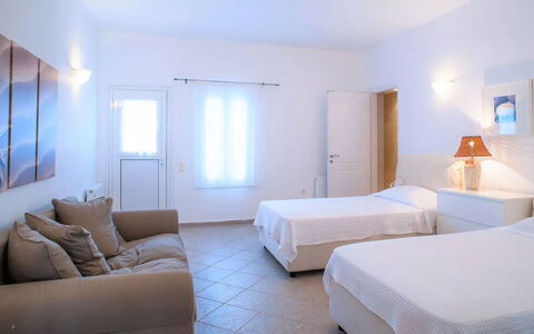 Casa le Rose: Mueble, Diseño De Interiores, Suelo, Techo, Piso, Departamento, Casa, Silla, Cama, Habitación