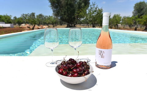 Trulli Fontana: Botella, Drinkware, Vajilla, Stemware, Barware, Copa De Vino, Vino