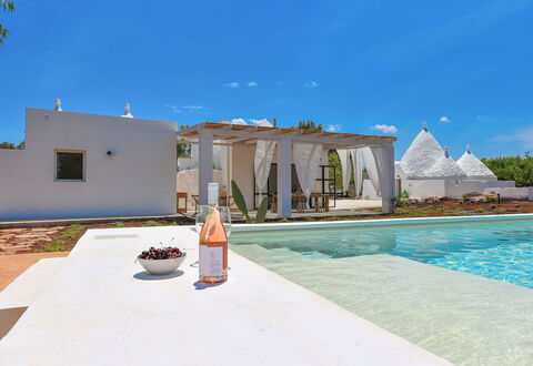 Trulli Fontana: Estructura Al Aire Libre, Villa, Piscina