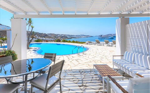 Apartment Rose 1: Azul, Piscina, Recurso, Mar, Departamento, Silla, Mueble Para Exteriores, Costa, Hotel, Eco Hotel