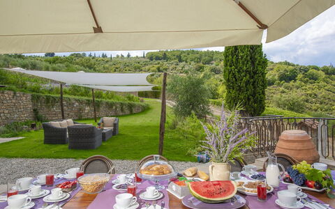 Villa Marinella: Vajilla, Mueble, Comida, Mesa, Utensilios Para Servir, Vajilla, Drinkware, Silla, Plato, Mueble Para Exteriores